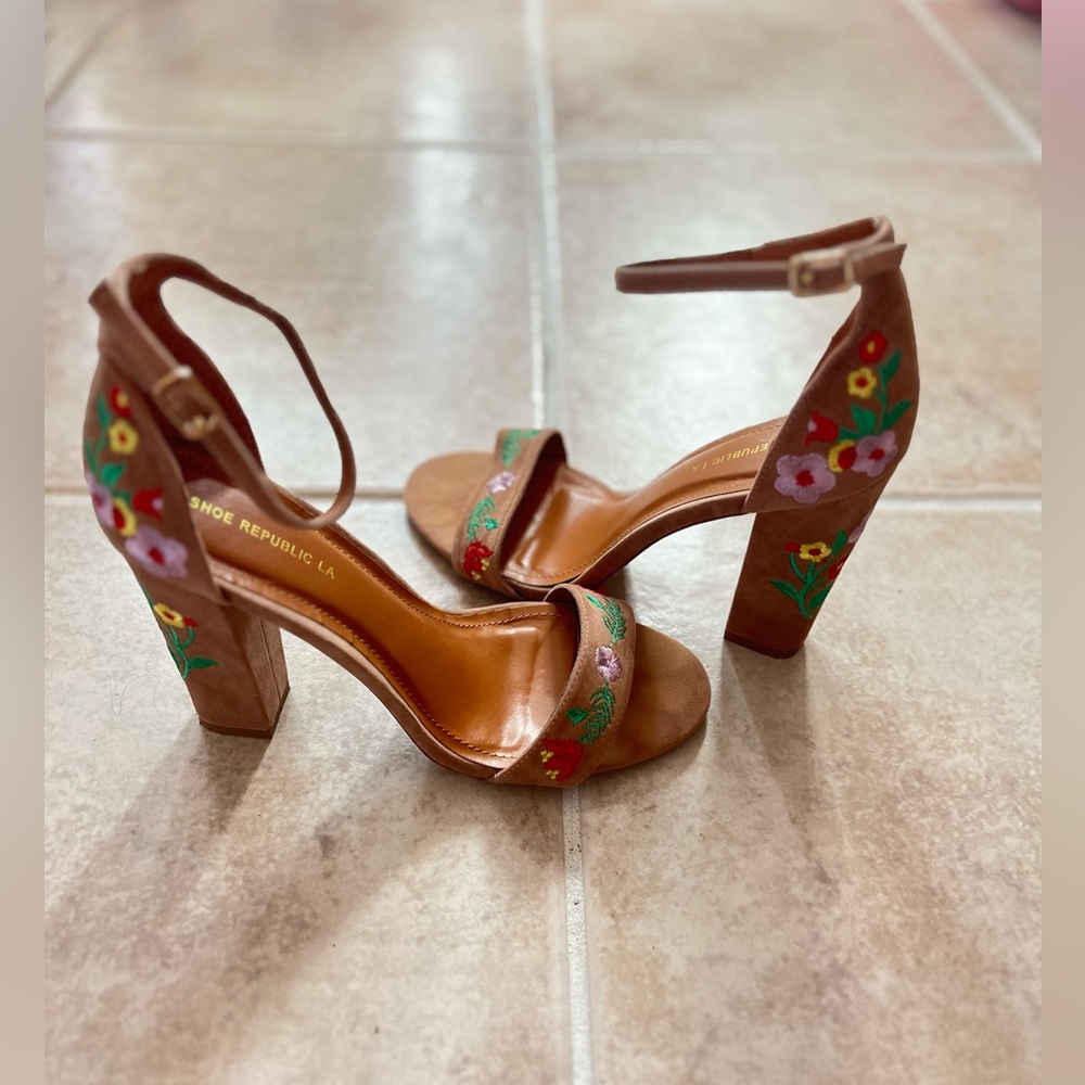 Tall embroidered nude heels